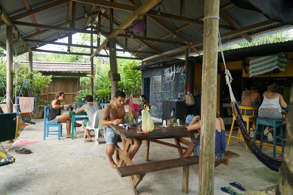 Отель Surf Camp Бокас-дель-Торо Экстерьер фото
